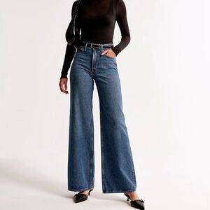 Abercrombie and Fitch The Wide Leg High Rise Jean in Dark Size: 25 Long